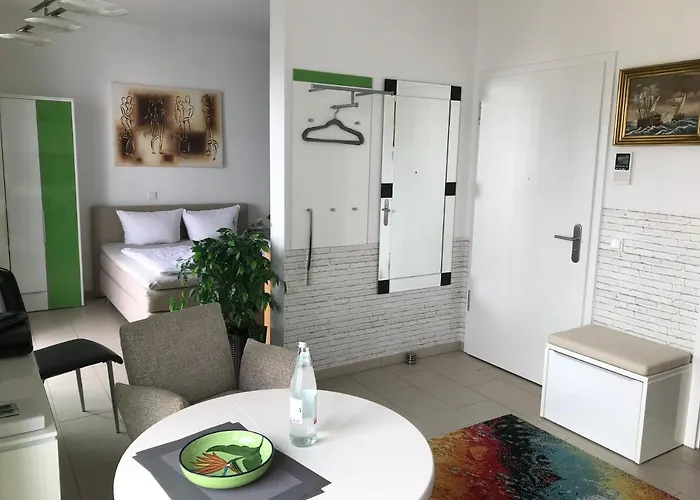 Zernsee-perle An Der Hafenpromenade In *